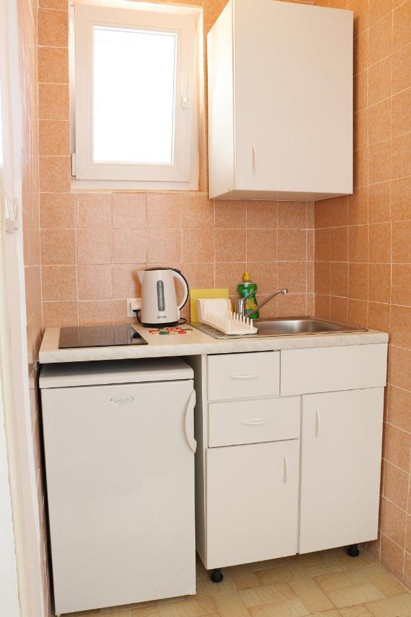 Apartment For One Person 쿠클리차 외부 사진