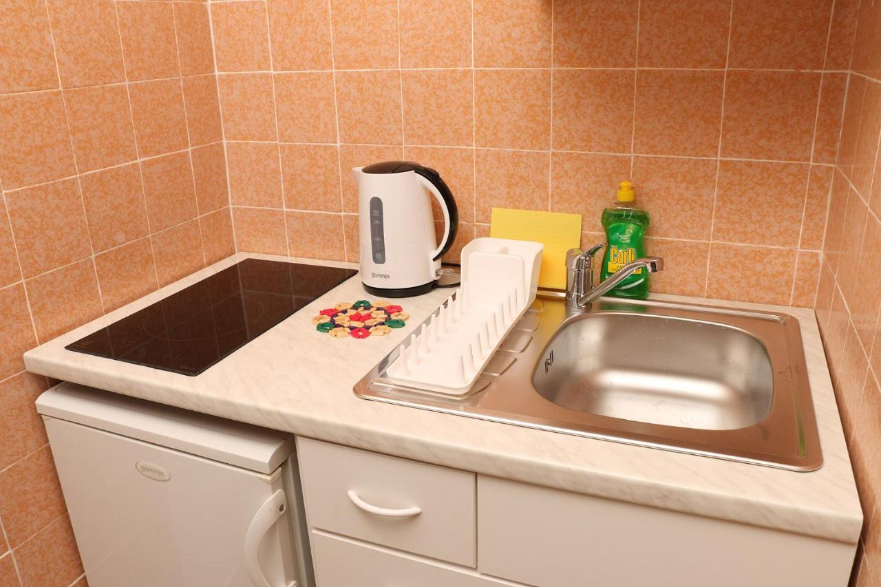 Apartment For One Person 쿠클리차 외부 사진